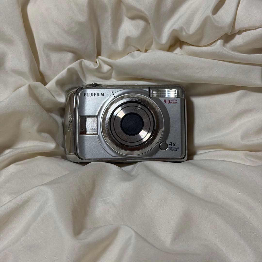 FUJIFILM フジフィルム FinePix A900 シルバーデジタルカメラ FUJIFILM（フジフイルム） フジ Fujifilm FINEPIX A900 シルバー 4x