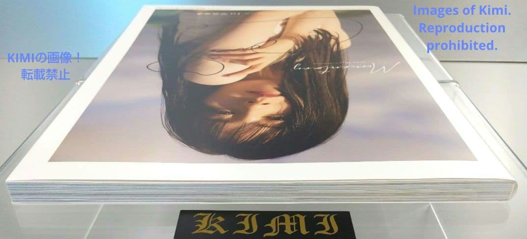直筆サイン入り 初版 吉井美優 1st写真集 Momentary 本 2022 - メルカリ