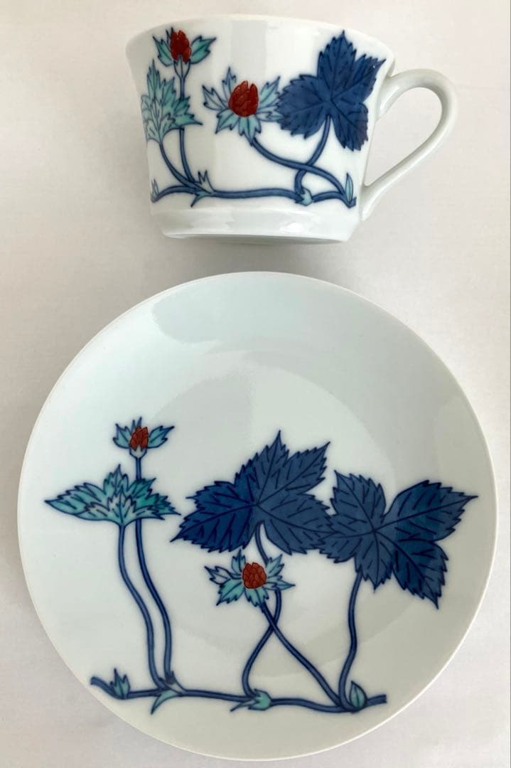 ☆専用です☆今泉今右衛門☆2客☆ 錦苺絵紅茶碗☆いちご - メルカリ