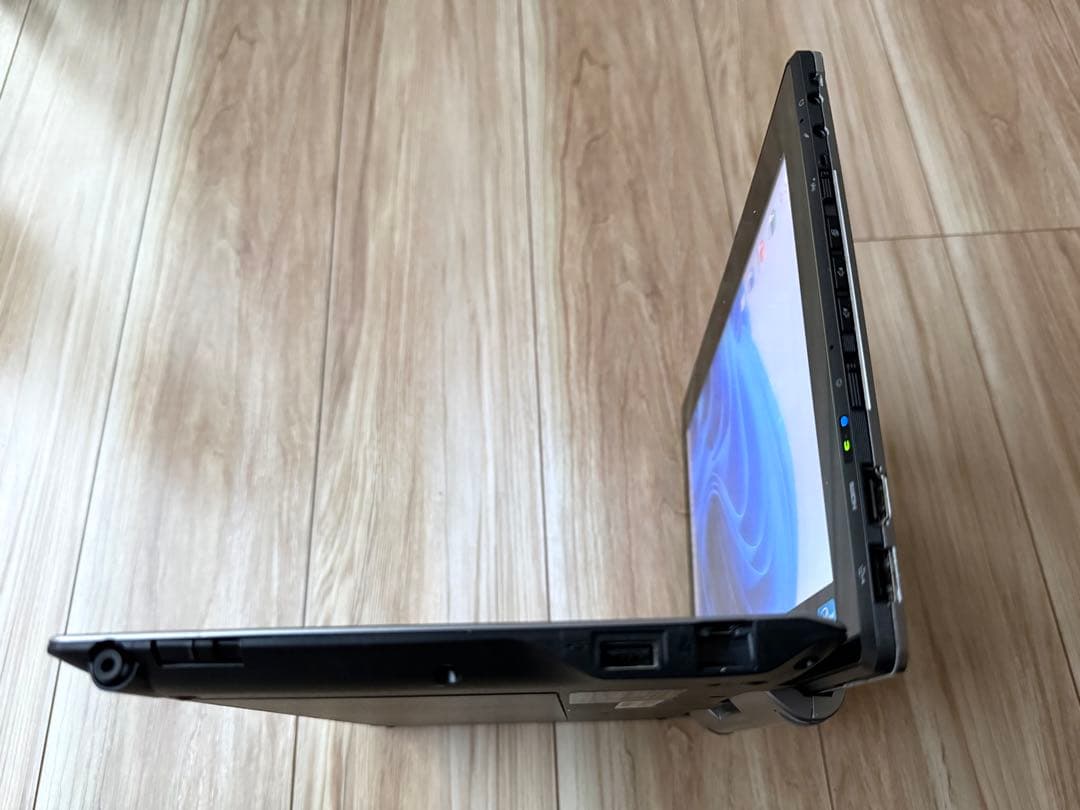 Office24&Win11付 富士通タブレット FMVNQ8P1 Q702/G - メルカリ