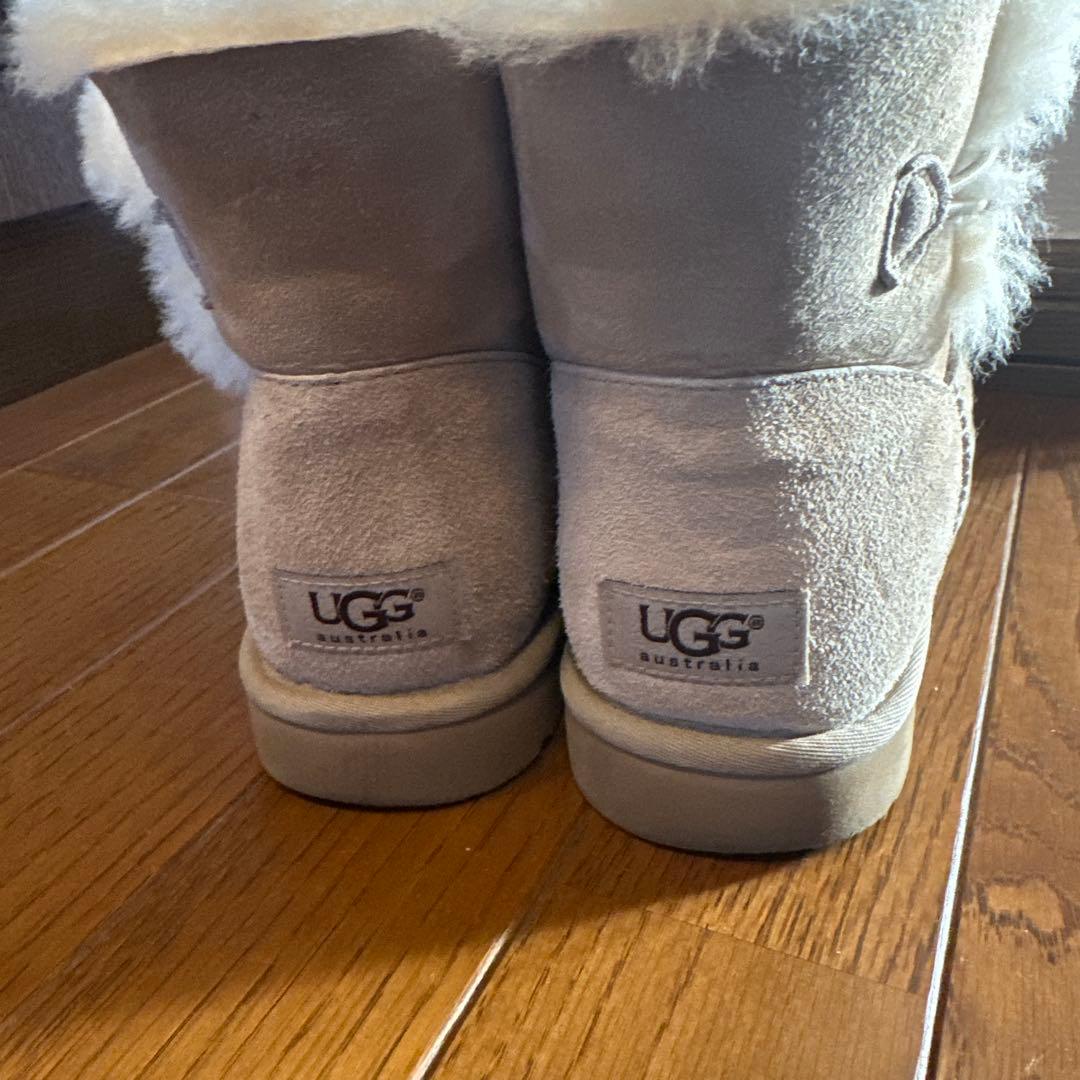 美品 UGG アグ ムートンブーツ ミニベイリーボタン US9 26.0cm