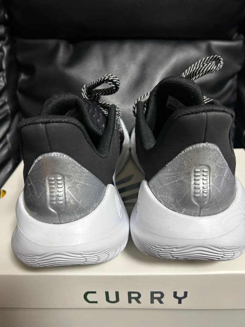 【美品】UNDER ARMOUR CURRY11 28.5cm