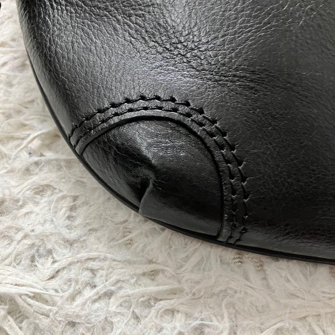 《美品高品質早い者勝ち》クオドロquadroリアルレザー本革ショルダーバッグ