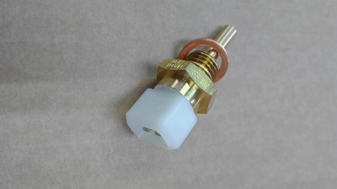 DR30(FJ20E.ET)スカイライン 純正ECU水温センサー 未使用新品 - メルカリ