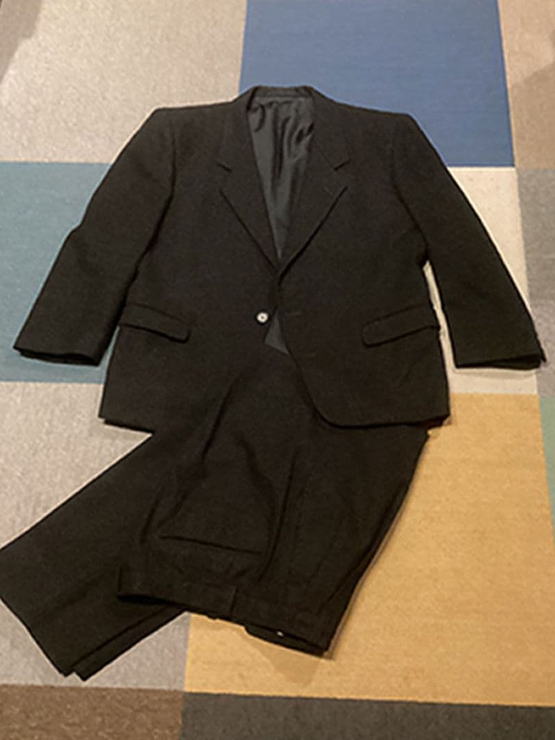 ISSEY MIYAKE MEN スーツ イッセイ ミヤケ(ISSEY MIYAKE)からトラディショナルなビジネススーツ