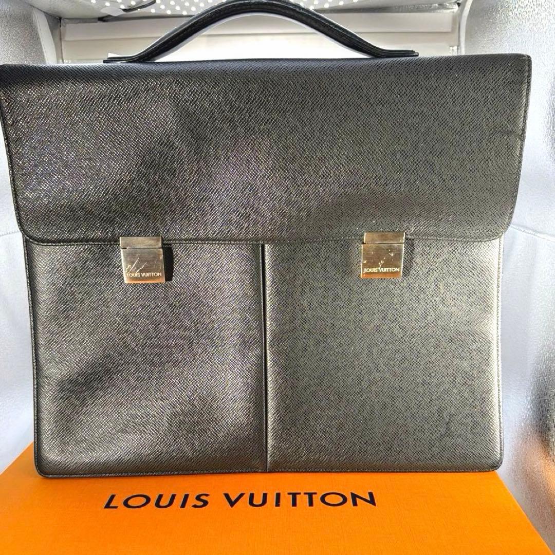 A4可 美品 ルイヴィトン レザー ビジネスバッグ タイガセルヴィエット