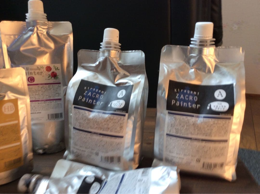 ザクロペインター　ナチュラルブラック1kg✖︎２➕使いかけ 輝髪 ザクロペインター ナチュラルブラック A 1000gの卸・通販