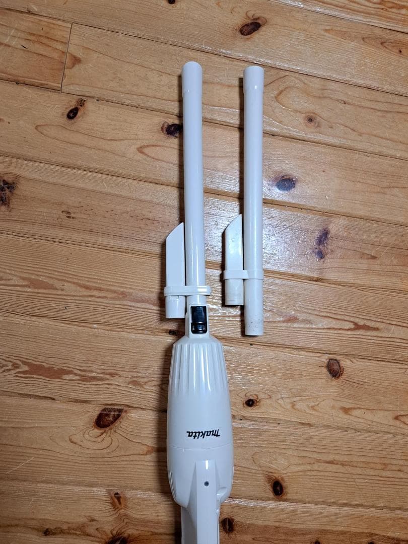 マキタ(Makita) 充電式クリーナ（アイボリー）バッテリ内蔵式 10.8po