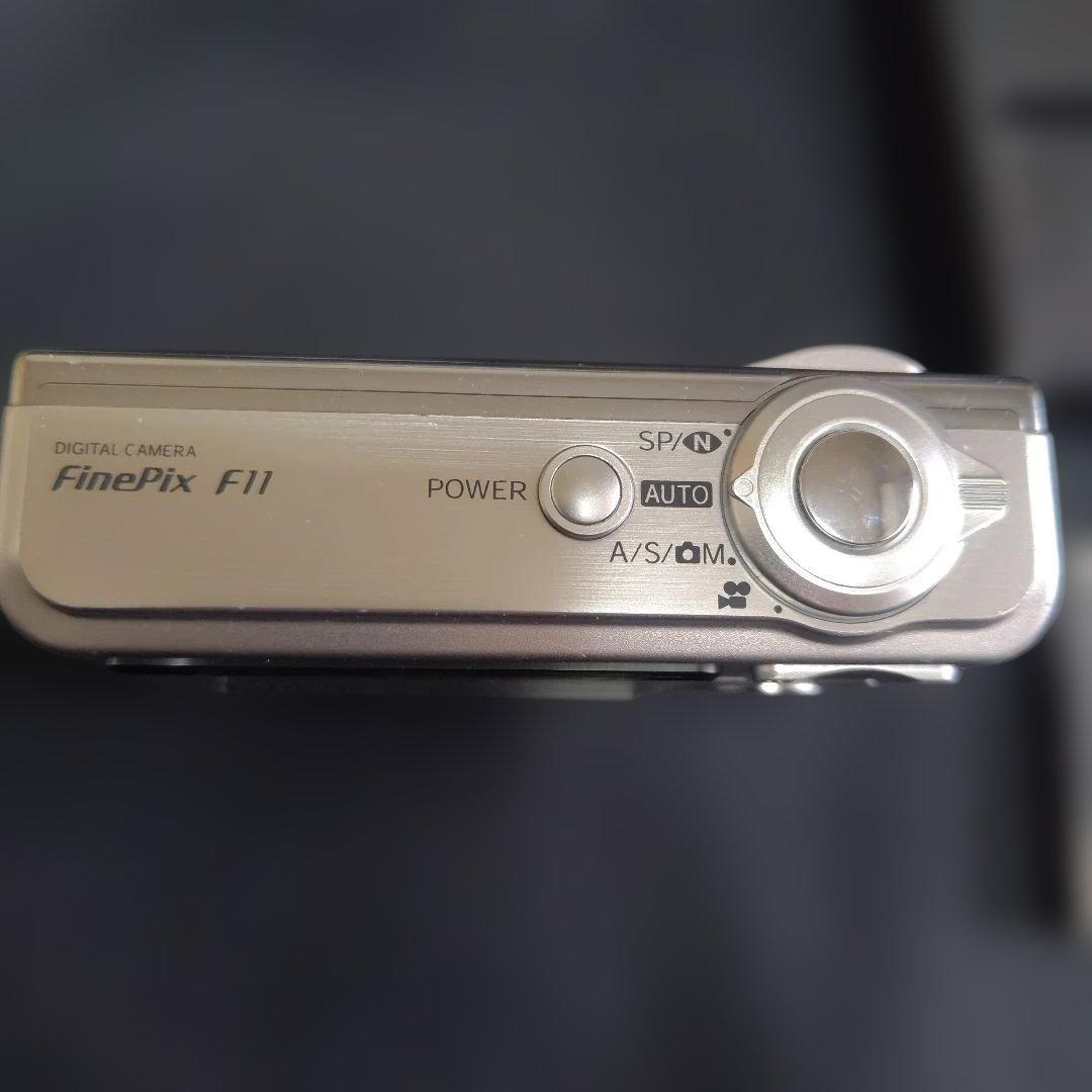 FUJIFILMオールドコンデジ FinePix F11 美品 - メルカリ