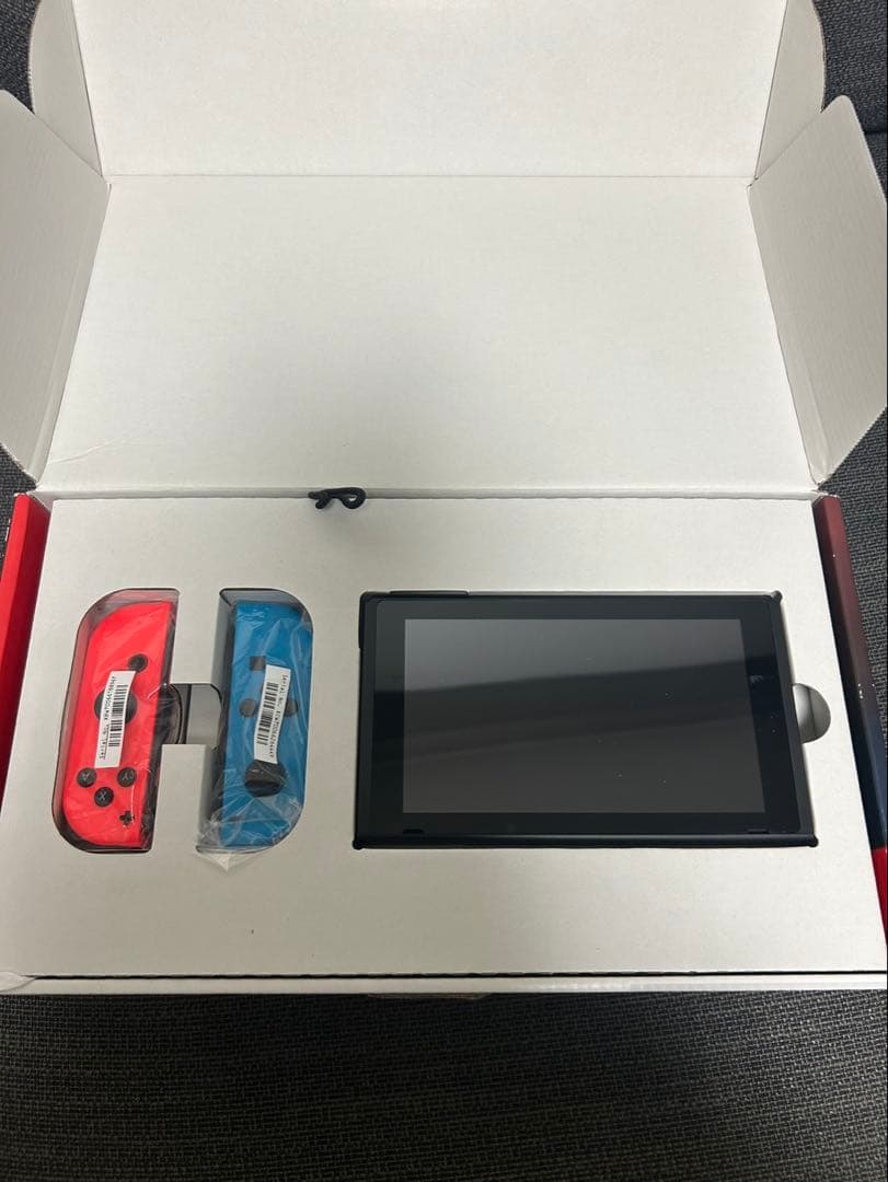 Nintendo Switch 本体 赤・青 Joy-Con/本体ケース付き Nintendo Switch 本体【Joy-Con(L) ネオンブルー/(R) ネオンレッド