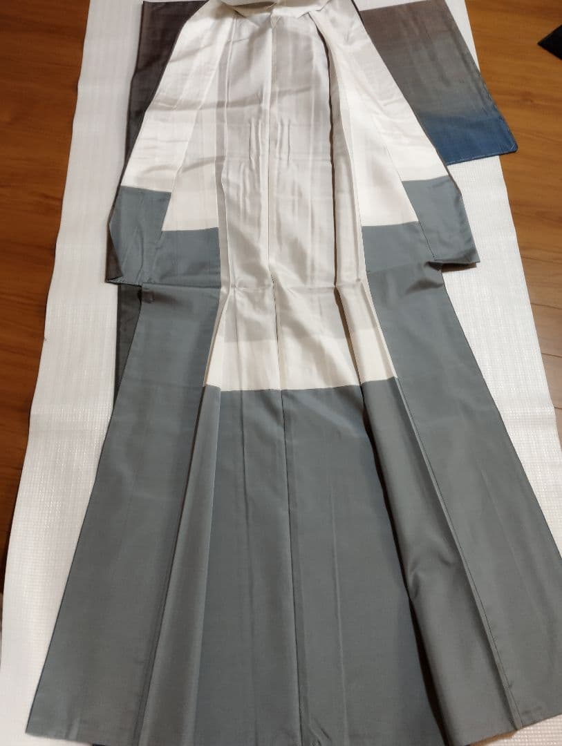 大島紬 未使用しつけ付き 織柄グラデーション