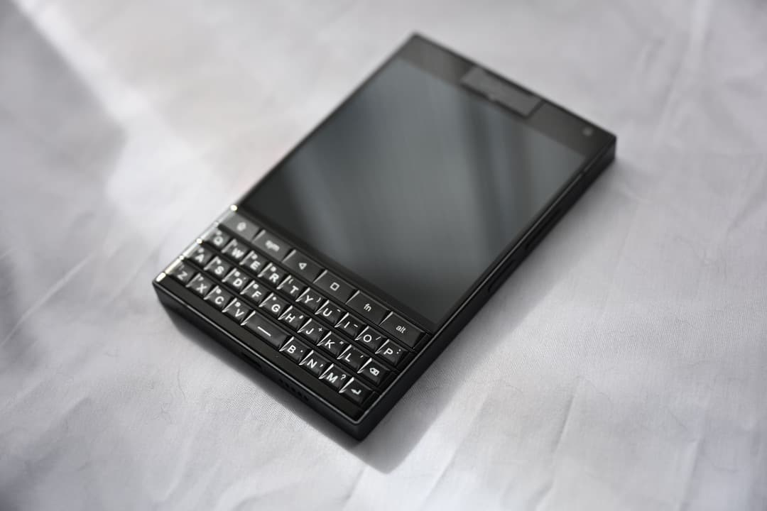 おまけ付き Unihertz Titan 2 ブラック 美品 - メルカリ