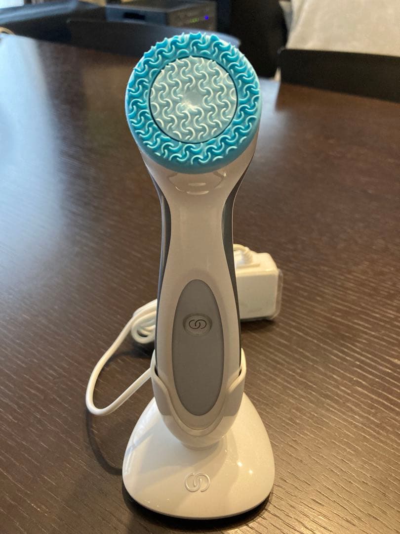 Nu Skin ニュースキン　ルミスパ 洗顔ブラシ （正規購入品）/充電器付き Nu Skin LumiSpa ルミスパ 洗顔ブラシ 美顔器 動作確認済み - メルカリ