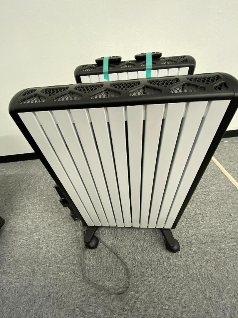 DeLonghi MDHU15-BK（デロンギ）(1/2) Amazon | デロンギ マルチダイナミックヒーター 最大13畳 ゼロ風暖房