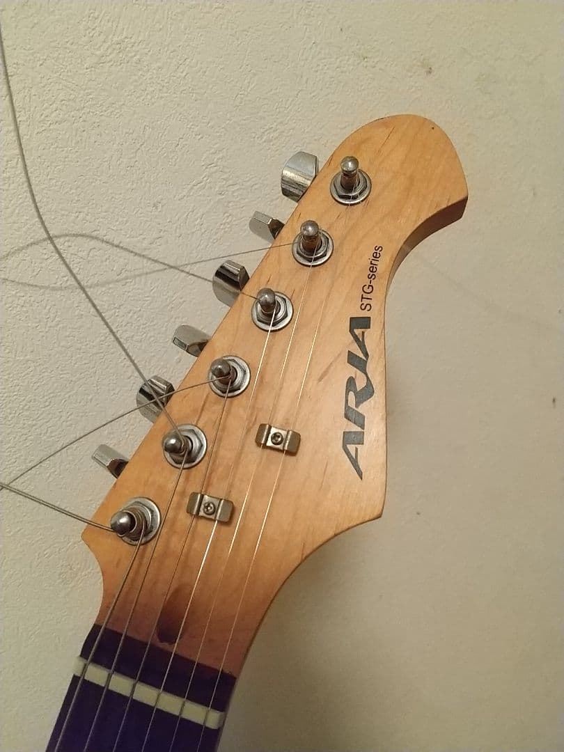 ARIA STG-series エレキギター/ストラト/パールホワイト/訳あり - メルカリ