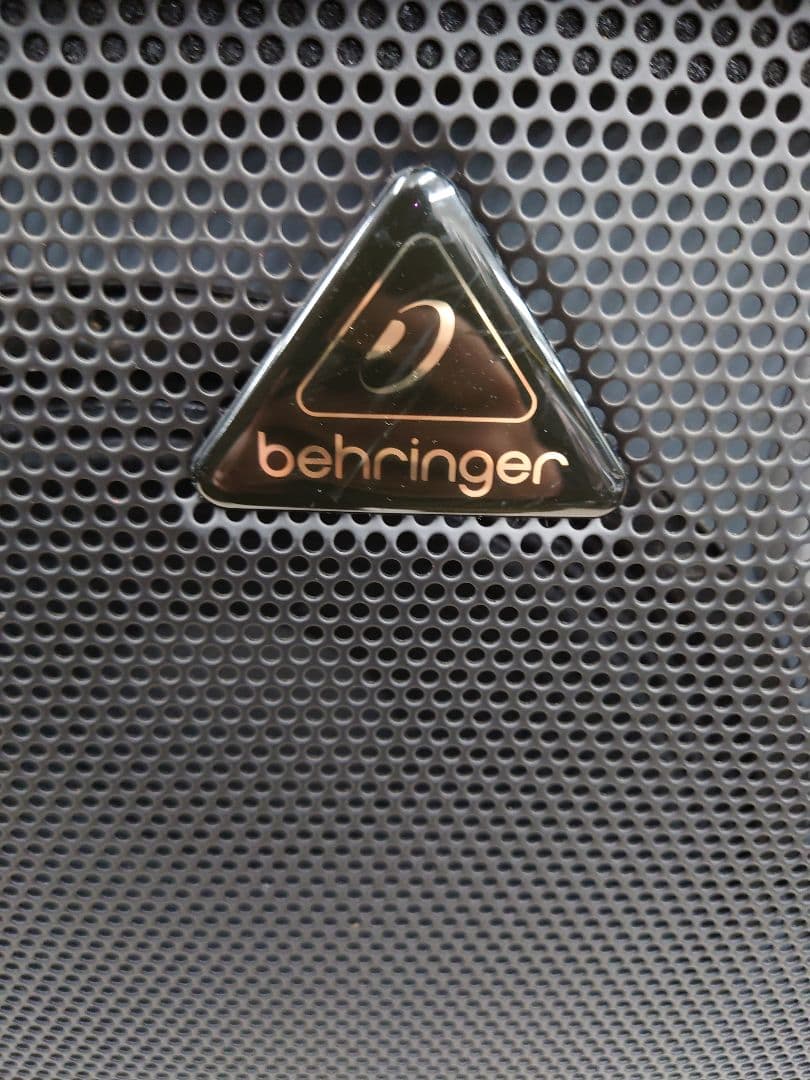 ☆BEHRINGER ULTRATONE K1800FXキーボードアンプ