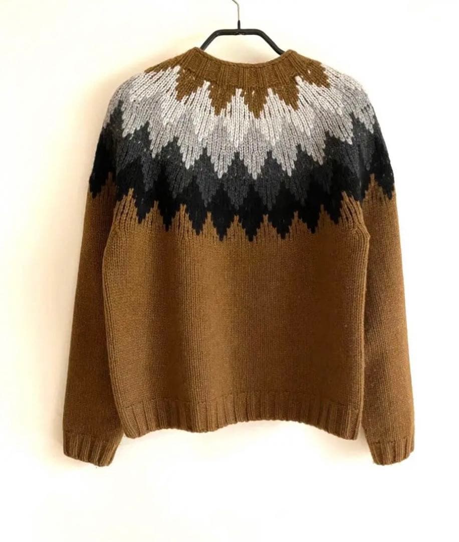 美品♪マーガレットハウエルスコットランド製 カシミヤ混求心編み