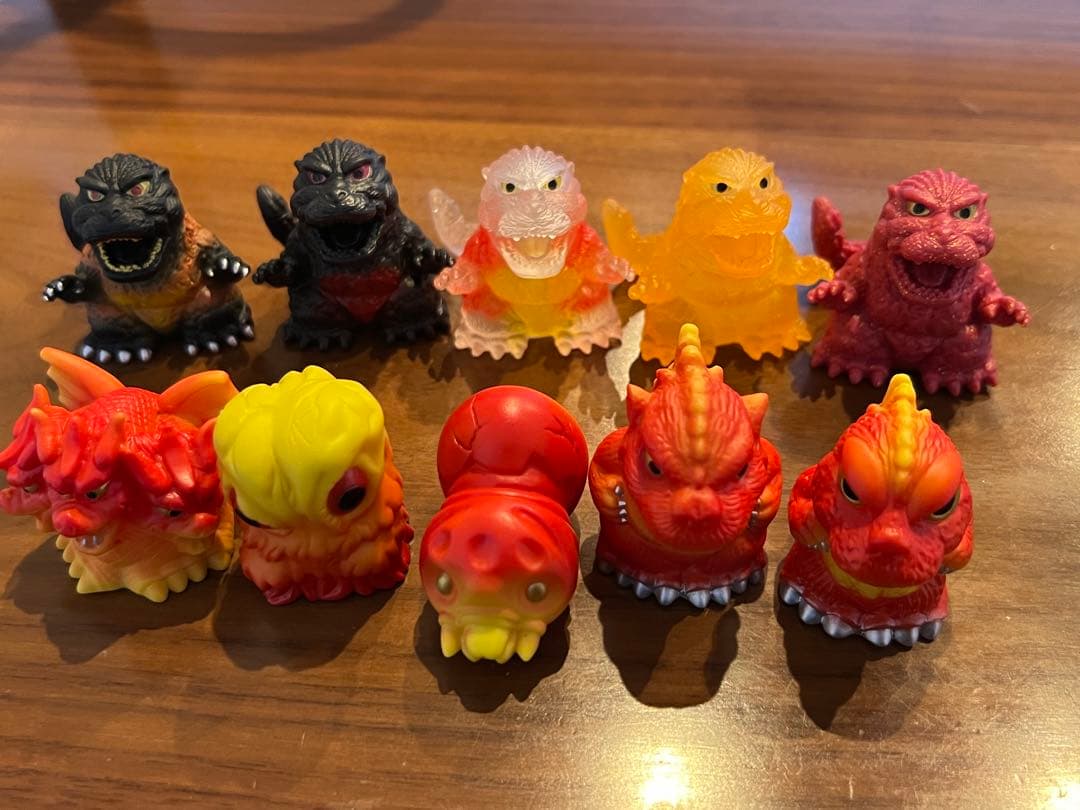 ゴジラ ミニソフビクロニクル バーニングレッド コンプリート - メルカリ