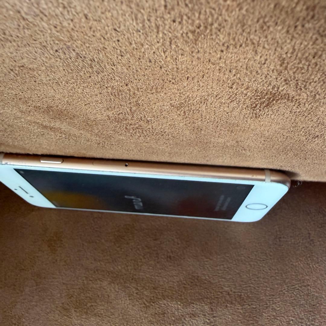 iPhone 8 ホワイト 背面ひび割れあり - メルカリ