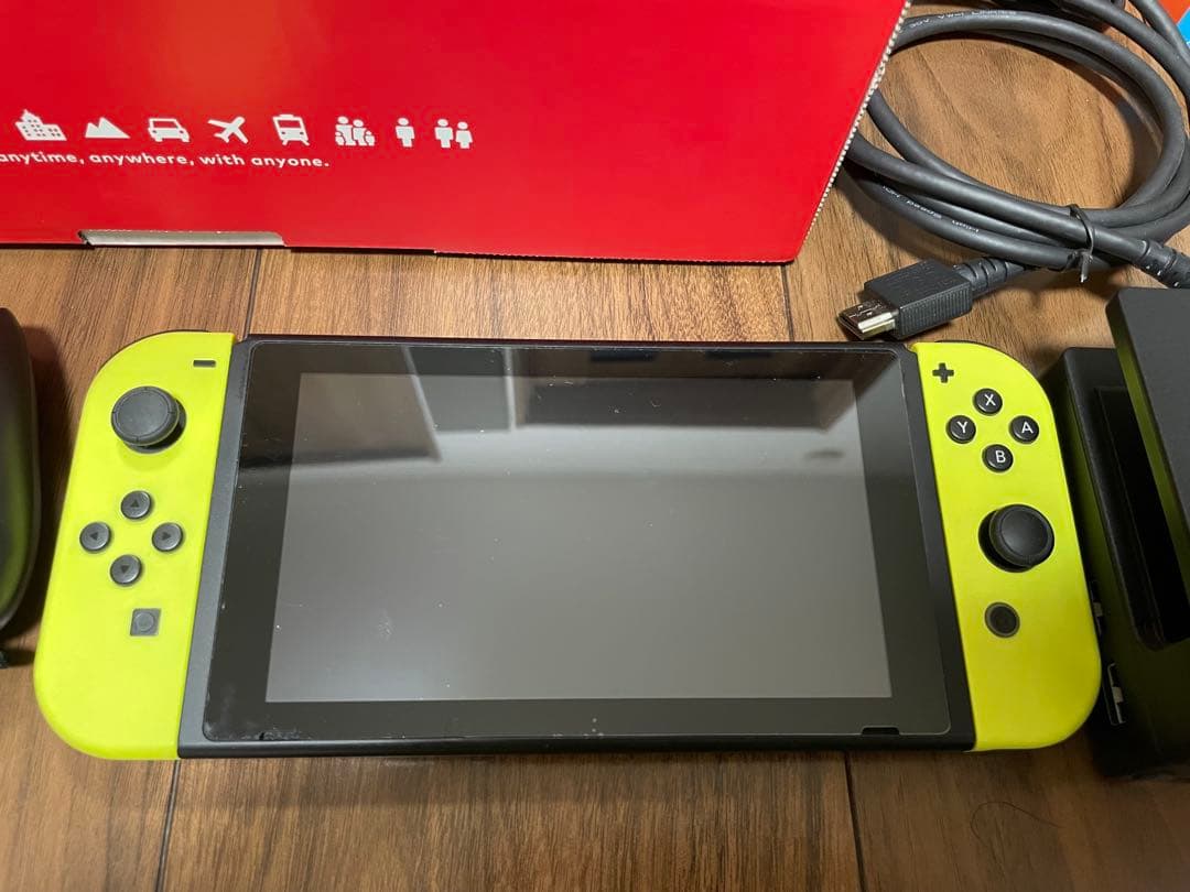 Nintendo Switch ニンテンドースイッチ本体　付属品完備　任天堂 Nintendo Switch ネオンブルー・ネオンレッド 任天堂 ゲーム機 本体