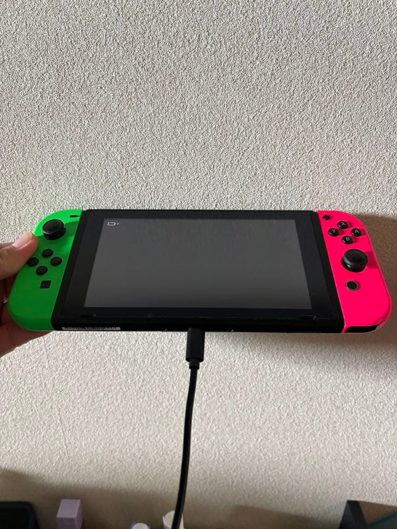 Nintendo Switch 本体 グリーン/ピンク ⚠️ネジ欠損有り(写真) - メルカリ