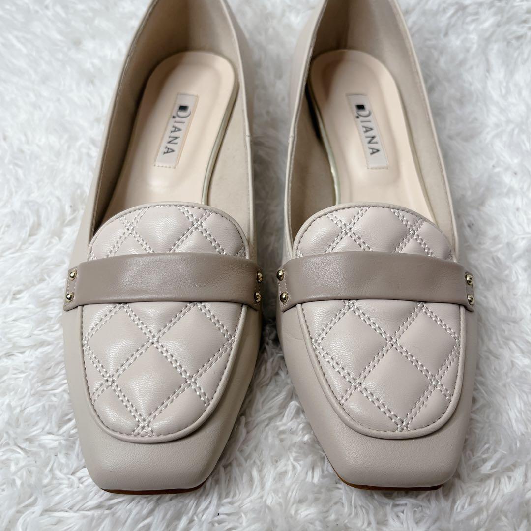 美品 ダイアナ キルティング べージュ パンプス 23 1/2 ローヒール