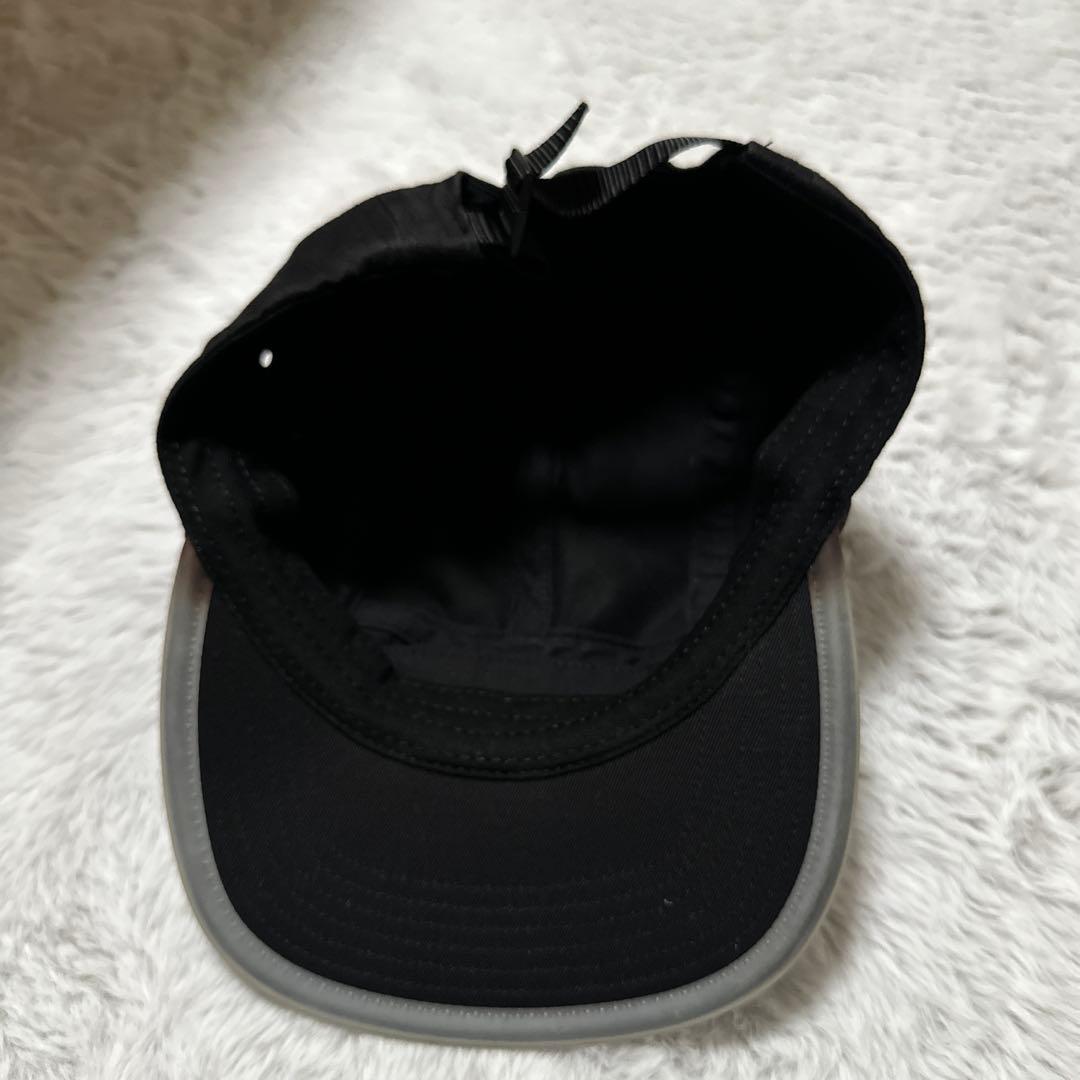 Supreme ロゴ入り 黒キャップSupreme Worldwide