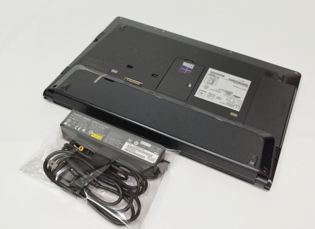 13.3FHD 富士通 I5 S935/K I5 メモリ10GB SSD カメラ