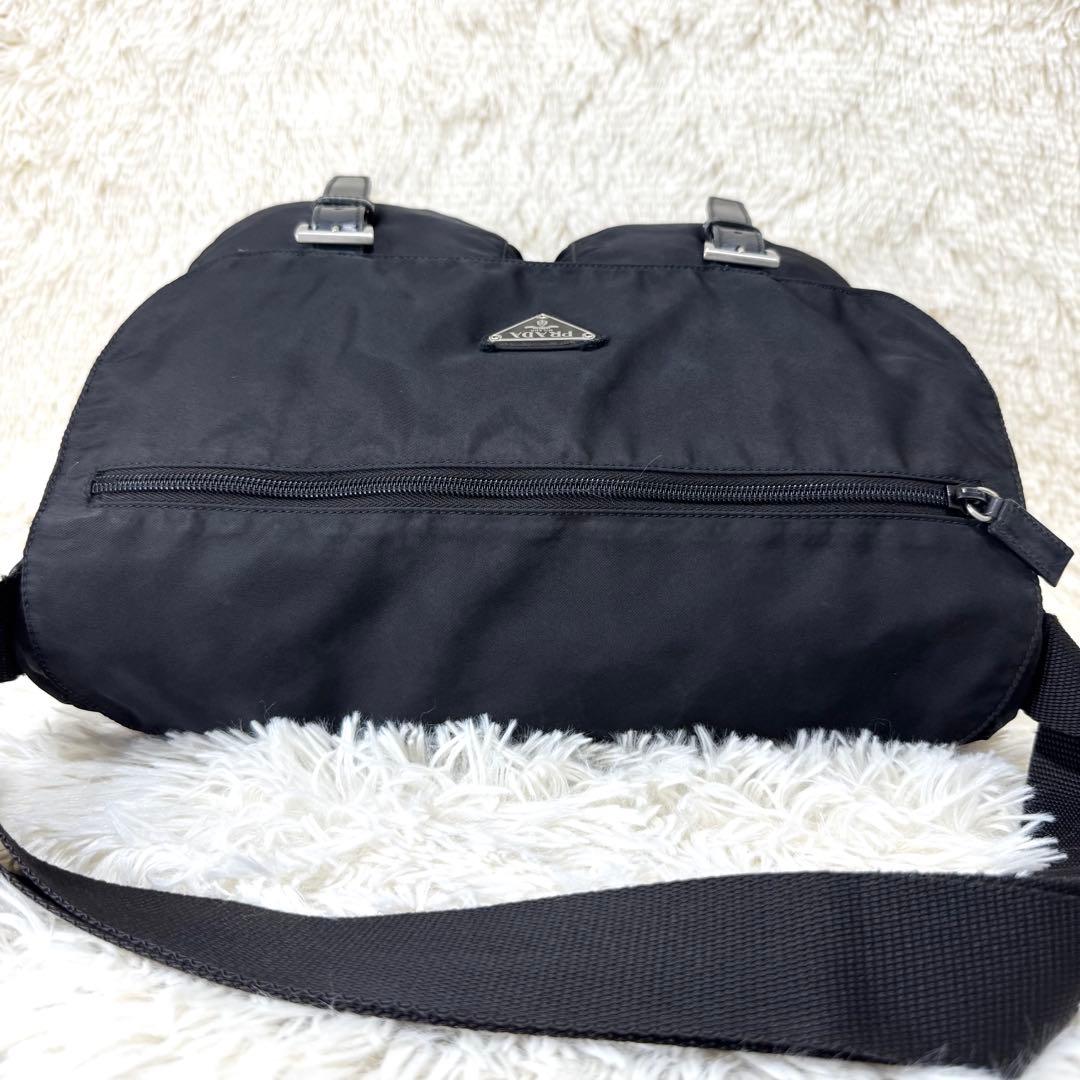 プラダ メッセンジャーバッグ ダブルポケット 黒 三角ロゴ BT1738の