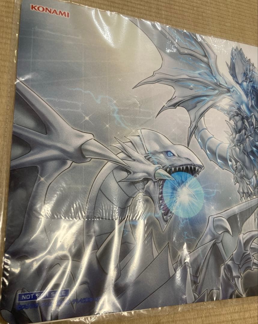 白き龍の威光 ブルーアイズ プレイマット 遊戯王の日 - メルカリ