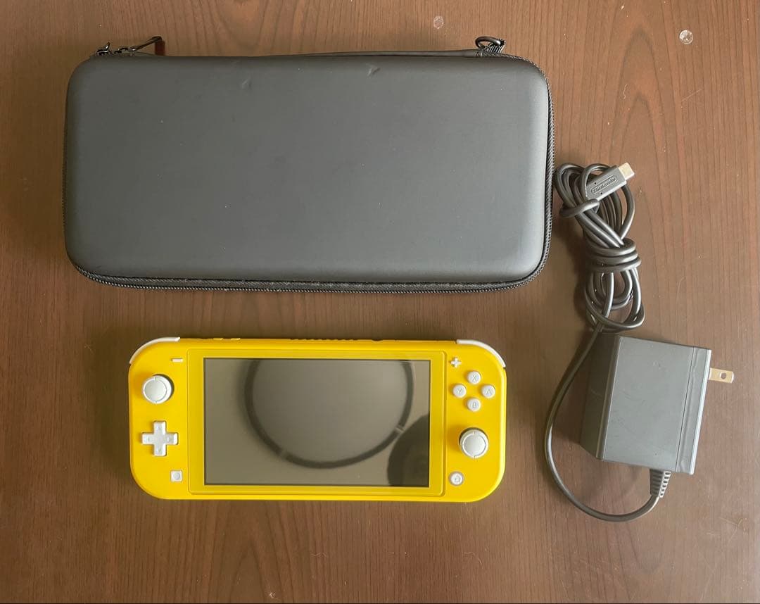 Nintendo Switch Lite イエロー 本体と付属品 Amazon.co.jp: Nintendo Switch Lite イエロー : ゲーム
