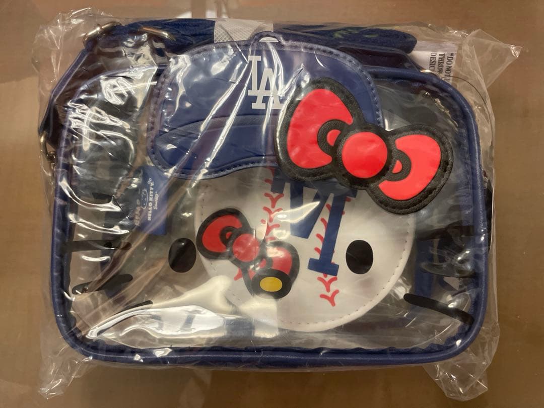 ドジャース ハローキティ クロスボディバッグ - メルカリ