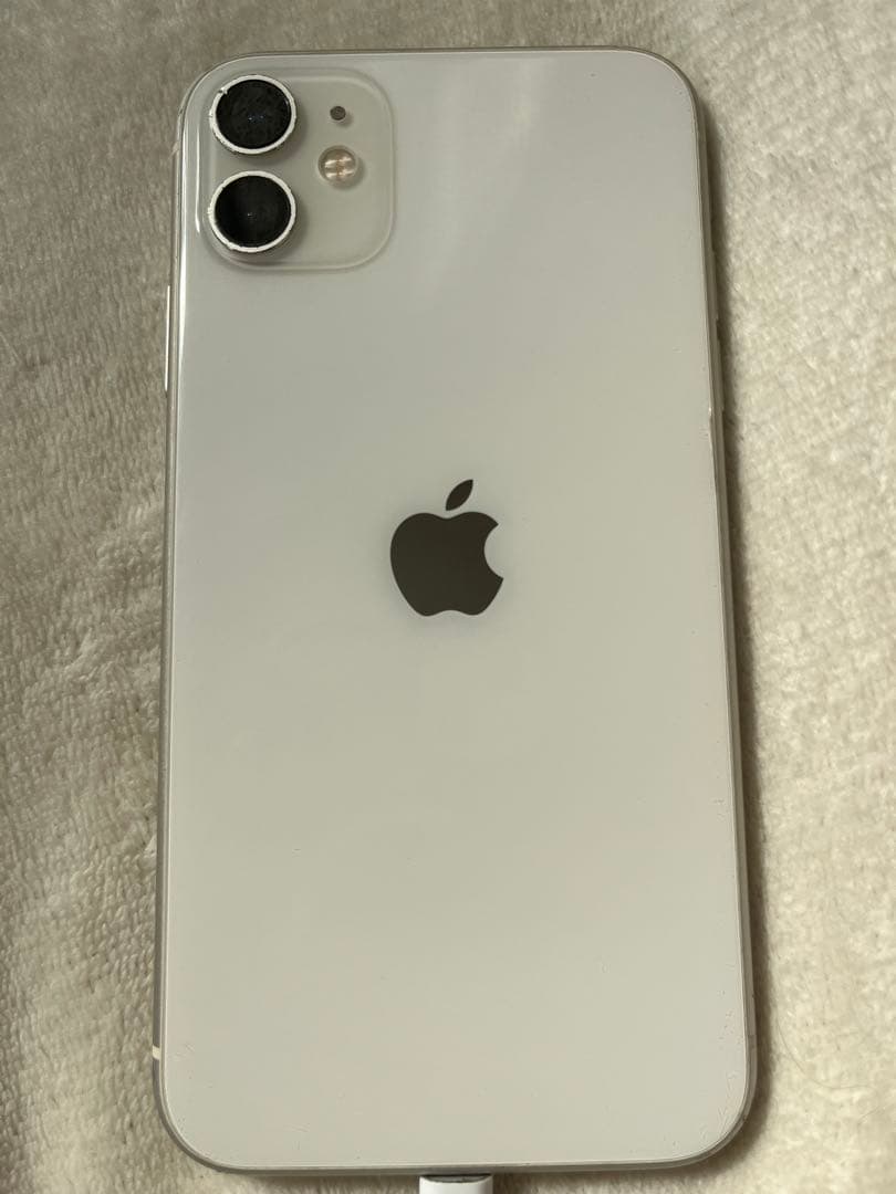 iPhone 11 ホワイト 本体 SIMロックあり 64GB ジャンク品 - メルカリ