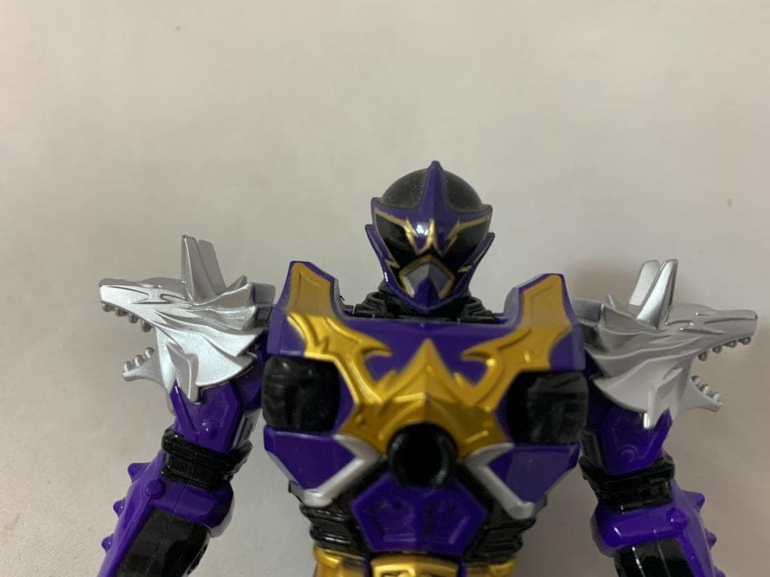 マジレンジャー DXウルカイザー ウルザード、盾、剣のみ - メルカリ
