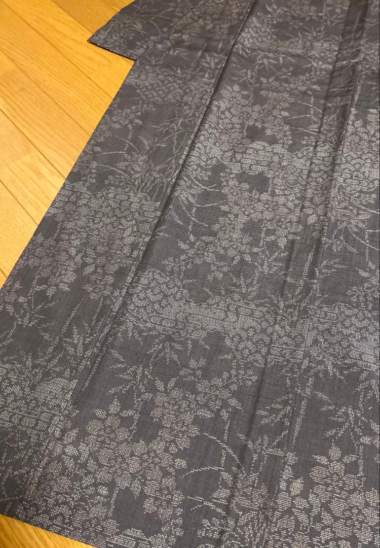 単衣 重要無形文化財 結城紬 100亀甲 地機 正絹 中古 グレー yzk765