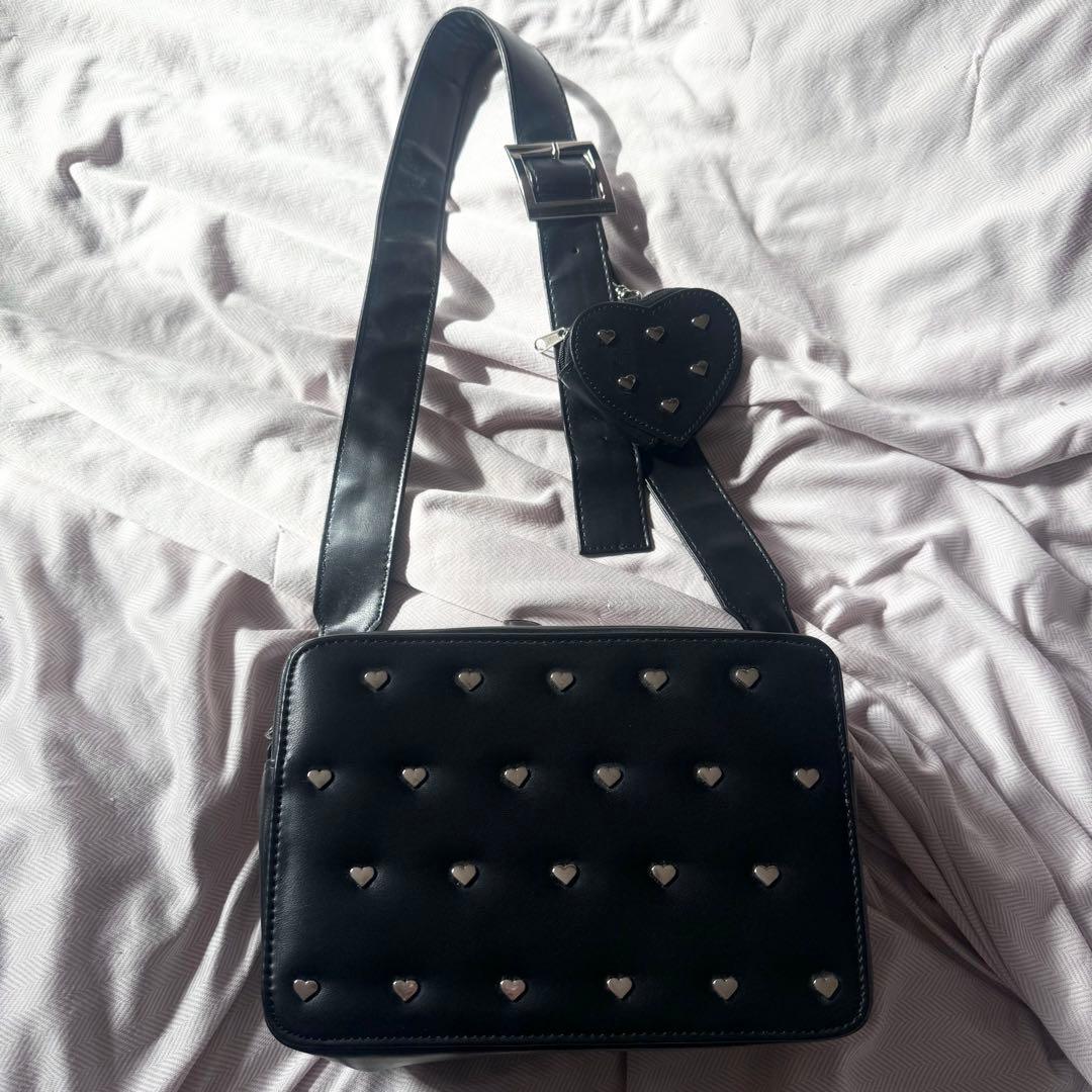 新品未使用品 epine エピヌ ショルダーバッグ ハートスタッズ ブラック