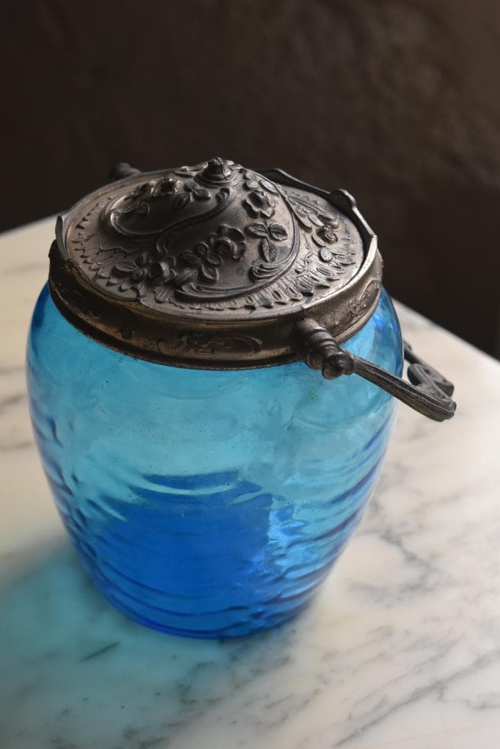 訳有 フランスアンティーク 青いガラスのボンボ二エール・ビスケット