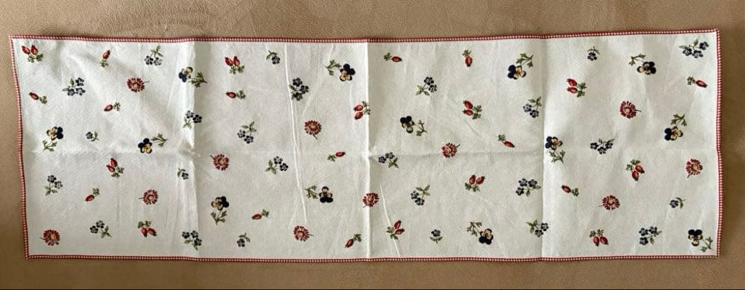 ビレロイボッホ プチフルール テーブルランナー