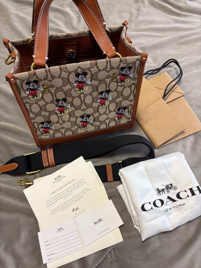 COACH ミッキーマウス トートバッグ COACH® | Disney X Coach Cargo Tote Bag 20 With Mickey Mouse In