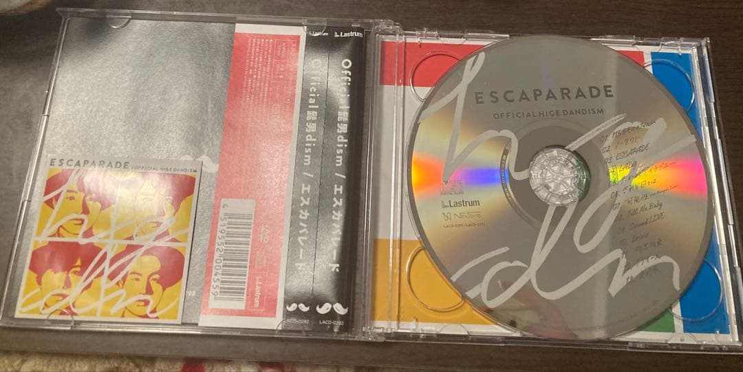 直筆サイン入りOfficial髭男dism エスカパレード 初回盤 ステッカー付