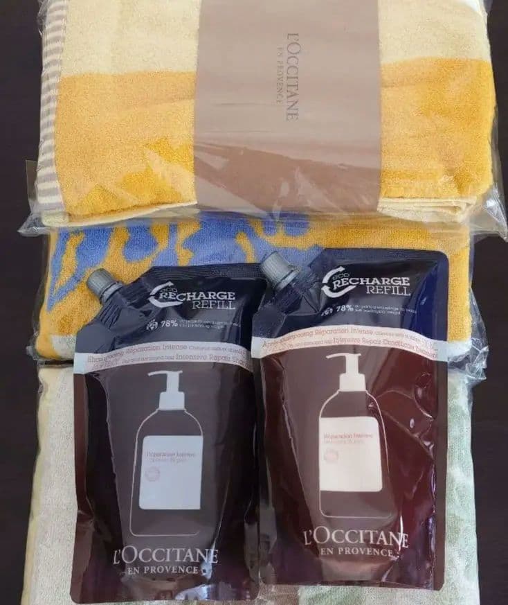 【ロクシタン】シャンプー・トリートメント(つめ替え用)　バスタオル３枚 ロクシタン】シャンプー・トリートメント(つめ替え用) バスタオル3枚