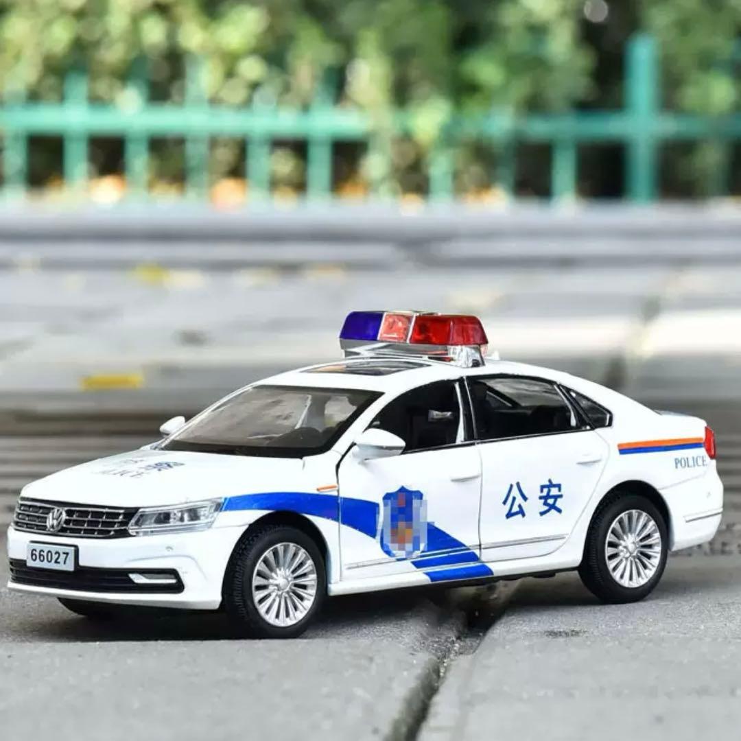 新品未開封品 入手極難 中国公安警察パトカー 在日秘密警察1/32合金製
