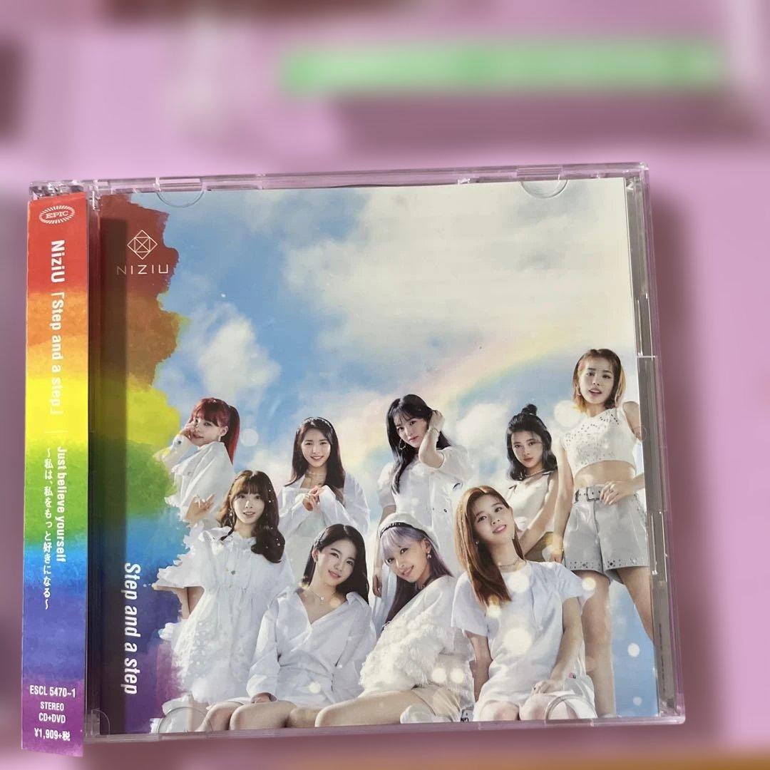 NiziU CD DVDセット 初回限定盤❗️ ステッカー付き❤️ - メルカリ