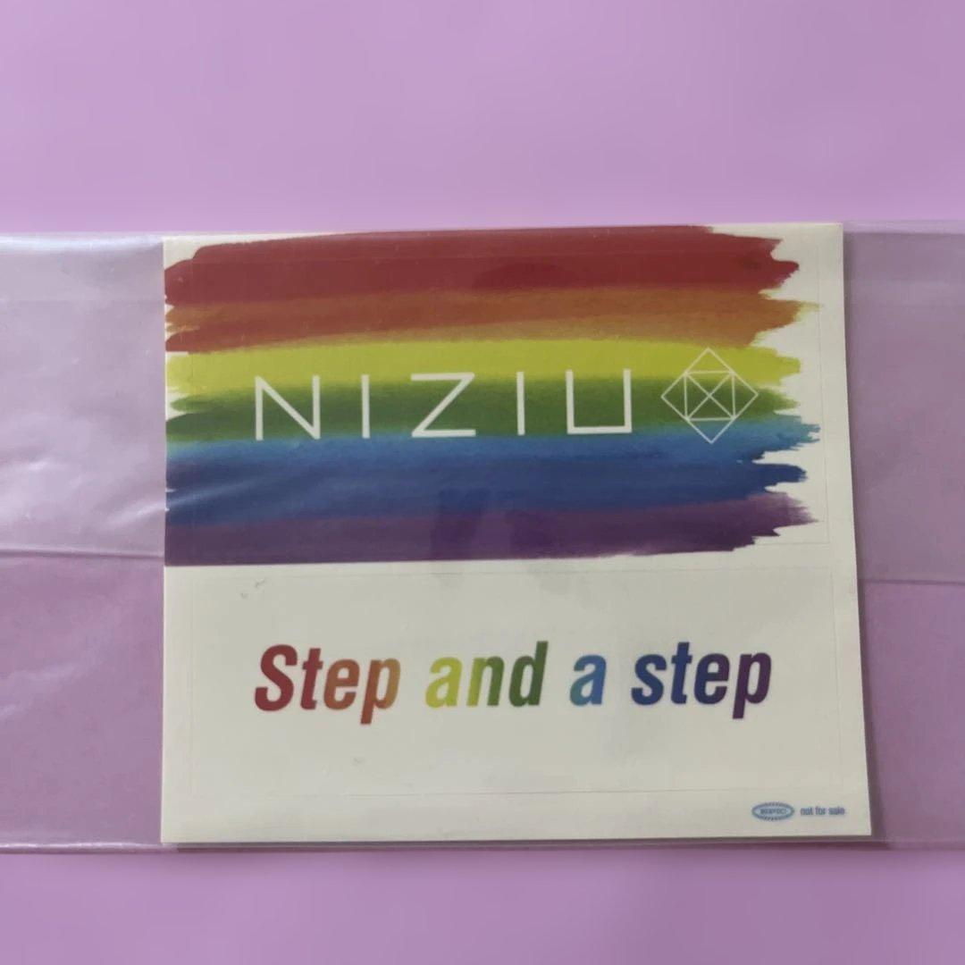 NiziU CD DVDセット 初回限定盤❗️ ステッカー付き❤️ - メルカリ