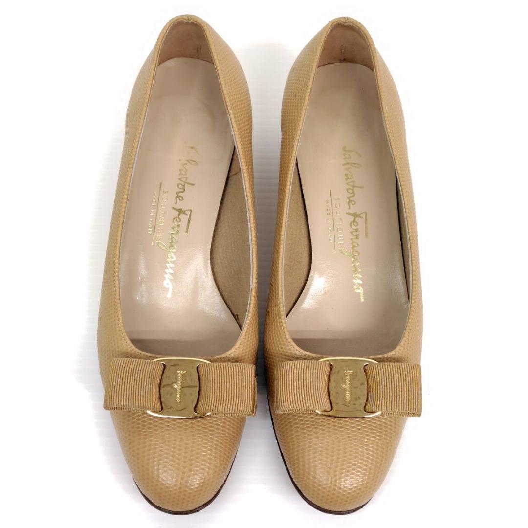 ☆使用感少美品☆フェラガモ パンプス 6C ヴァラ リザード ベージュ