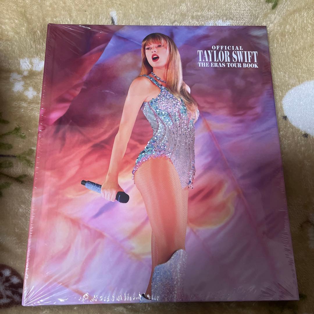 Taylor Swift THE ERAS TOURBOOK 新品シュリンク付き Taylor swift】☆ツアーブック☆ The Eras Tour Book (Taylor Swift