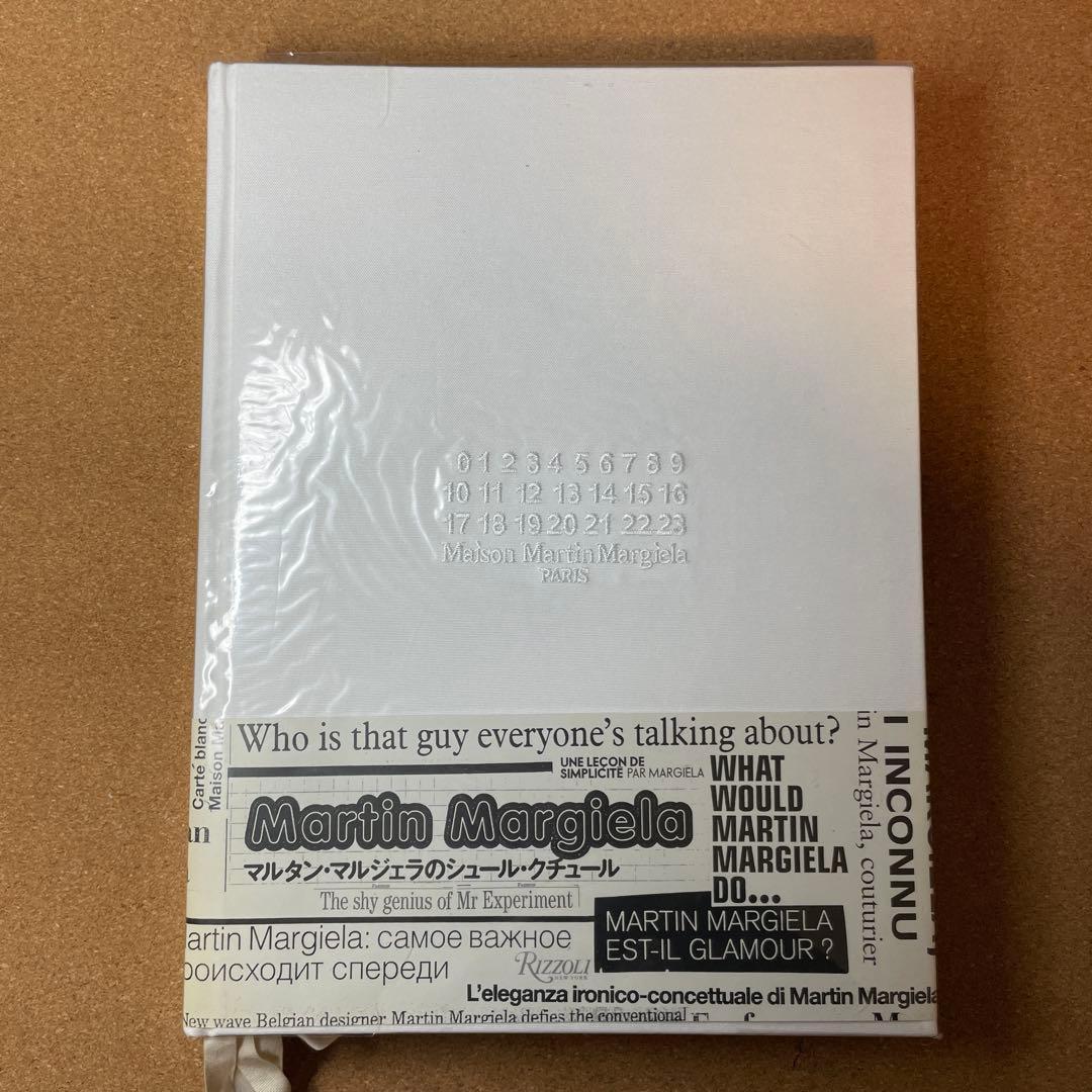 Martin Margiela アートブック A4サイズ Maison Martin Margiela Published by RIZZOLIメゾン マルタン