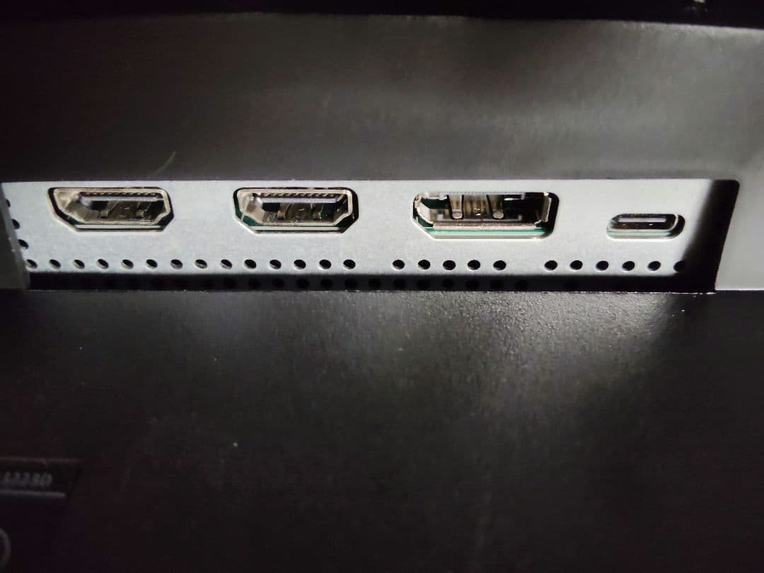 DELL 31.5インチ WQHD 165hz IPS モニター スタンド無し