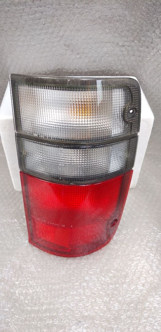 いすずビッグホーン用 クリアテールランプ左右セット - メルカリ