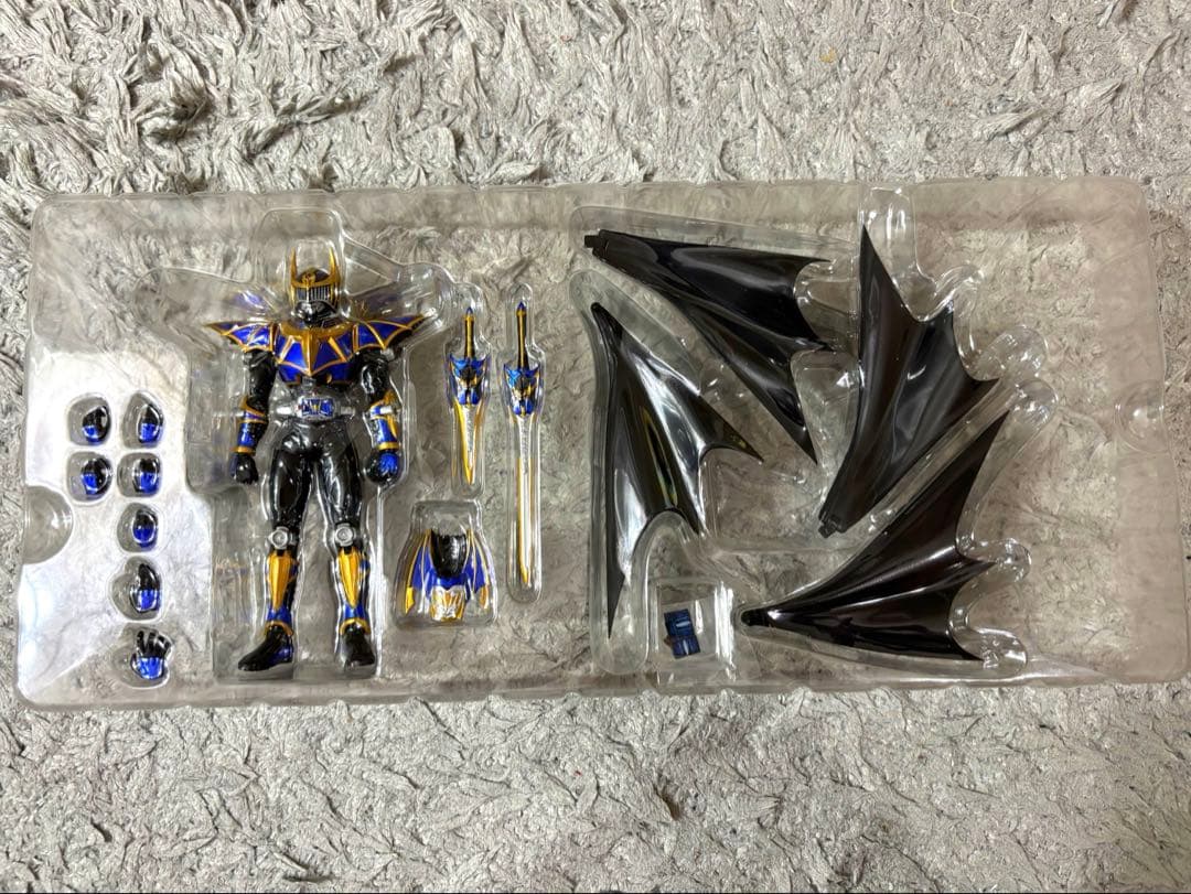 S.H.Figuarts 仮面ライダーナイトサバイブ&ダークレイダーセット